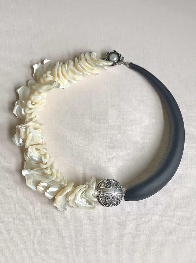 Blown Glass Mother-of-Pearl Choker